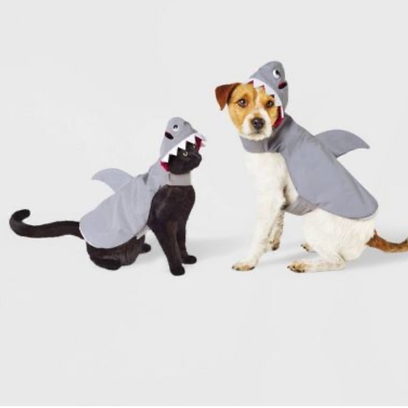NEW Reflective Shark Hoodie Dog and Cat Costume - Hyde & EEK! Boutique medium - Picture 7 of 13